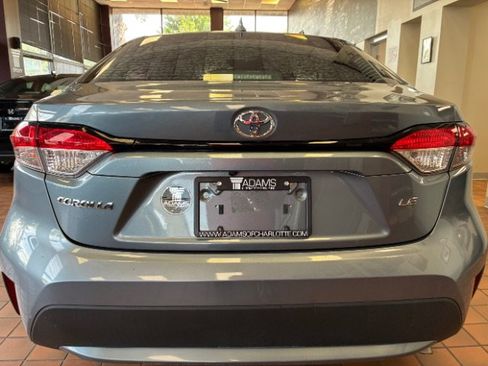 Used 2020 Toyota Corolla LE FWD image 10