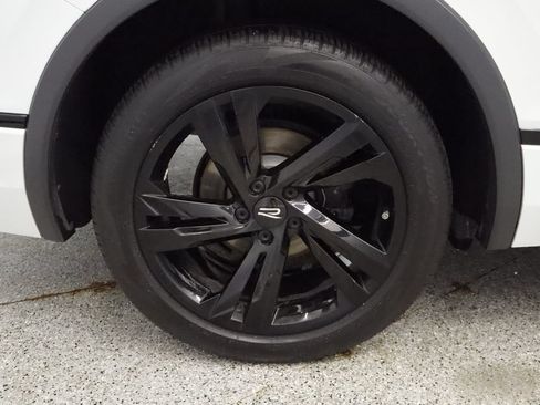 Used 2023 Volkswagen Tiguan SE R-Line FWD image 14