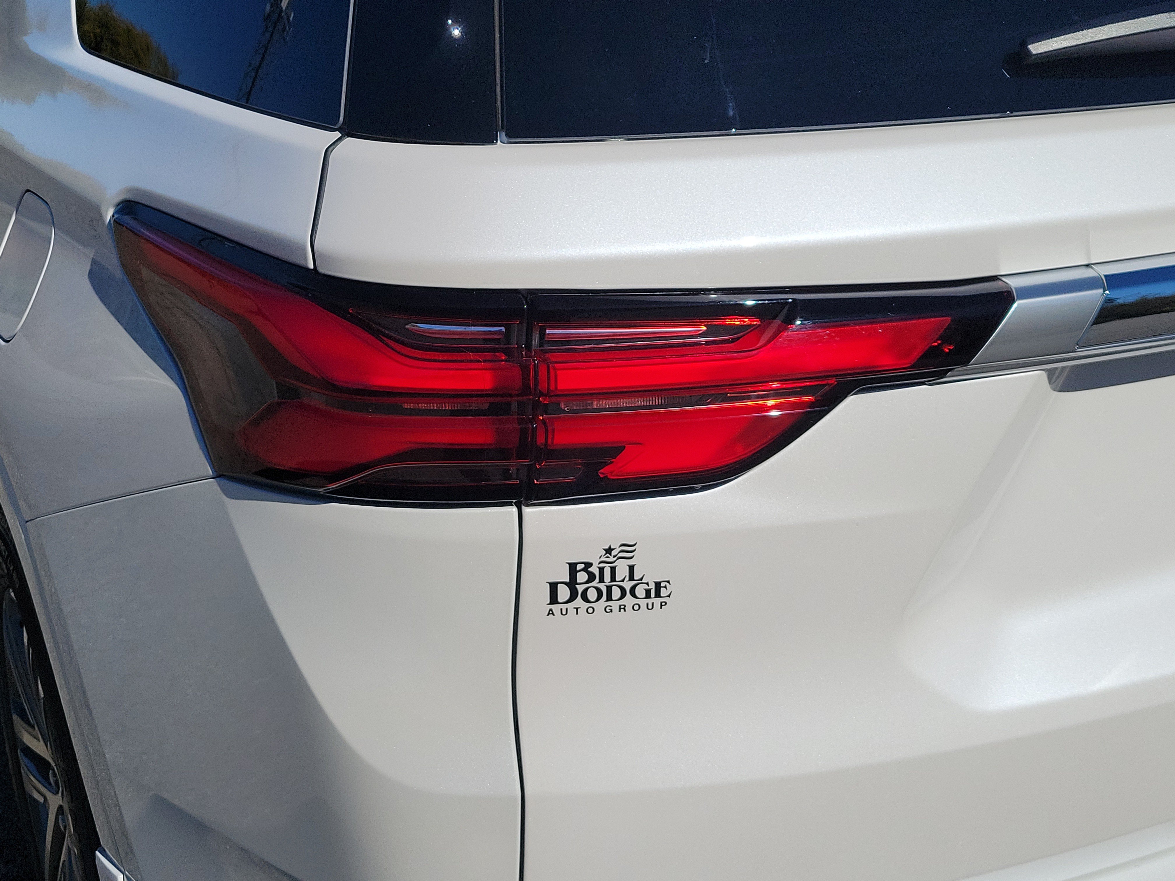 Used 2023 Chevrolet Traverse High Country w/ LPO, Floor Liner Package AWD/4WD image 11