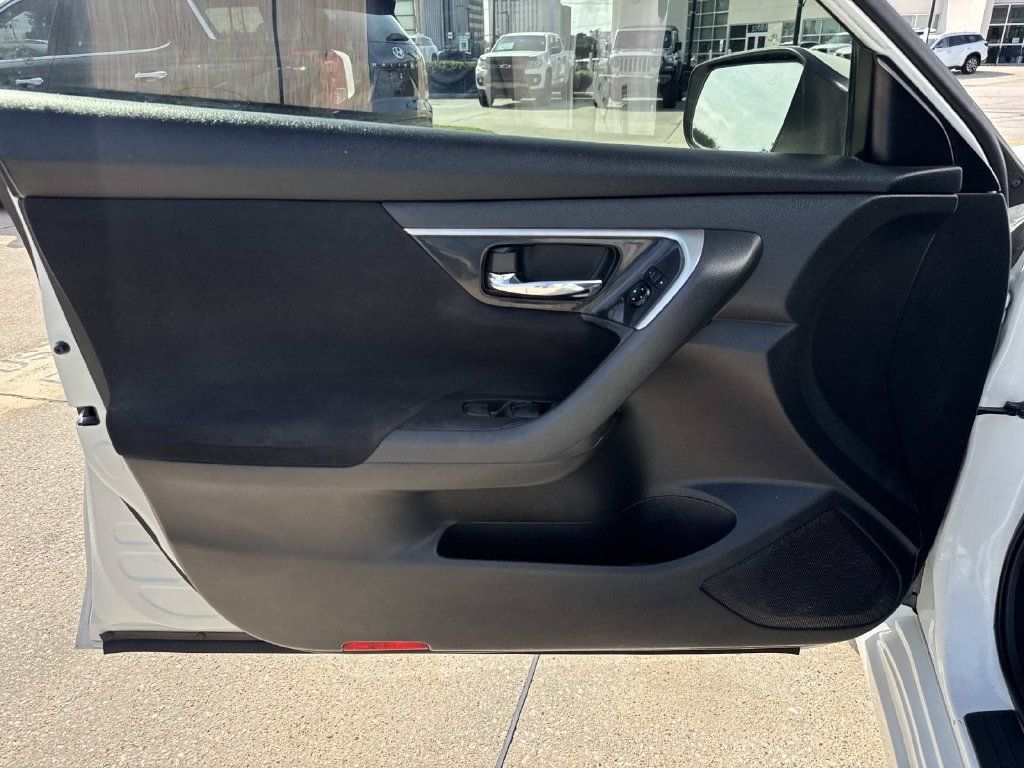 Used 2014 Nissan Altima 2.5 S FWD image 18