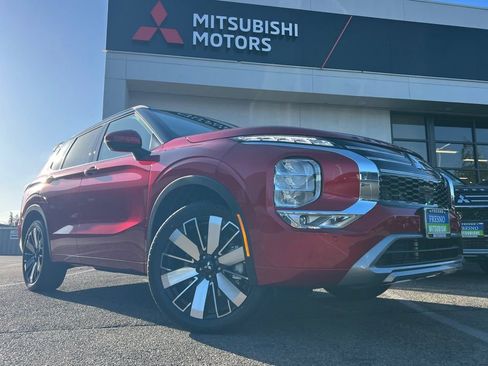 New 2026 Mitsubishi Outlander SEL image 2