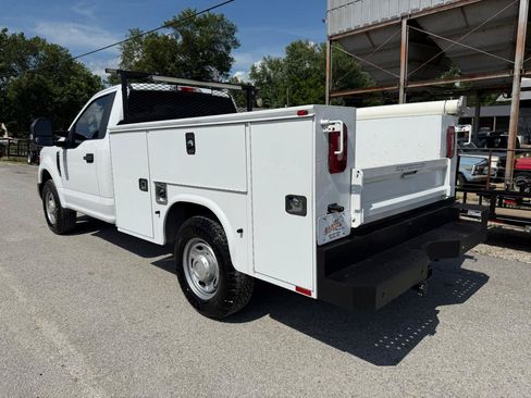 Used 2019 Ford F250 XL w/ Power Equipment Group RWD image 3
