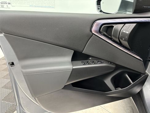 Used 2025 BMW X3 xDrive30i w/ Convenience Package image 26