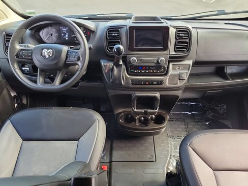 Used 2025 RAM ProMaster 2500 w/ Convenience Group FWD image 4
