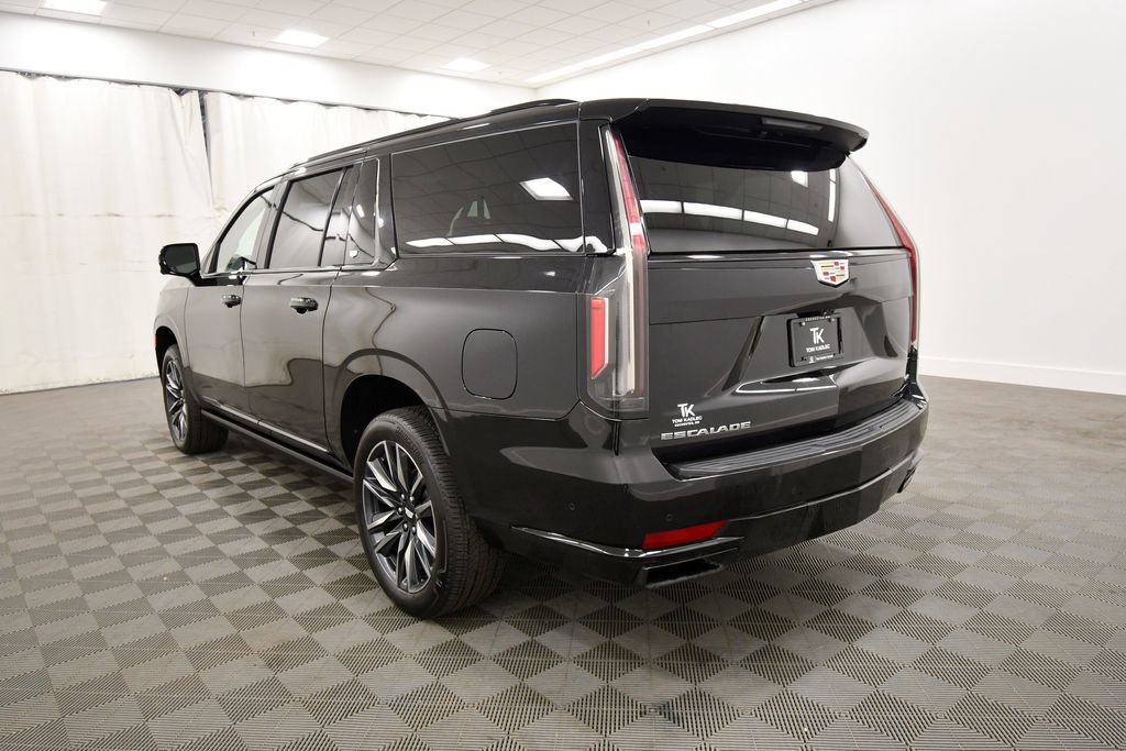 Used 2024 Cadillac Escalade ESV Sport Platinum AWD/4WD image 5