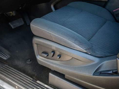 Used 2018 Chevrolet Tahoe LS RWD image 25
