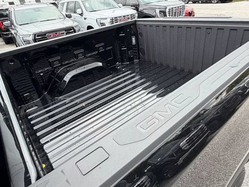 New 2026 GMC Sierra 1500 SLE w/ Preferred Package AWD/4WD image 10