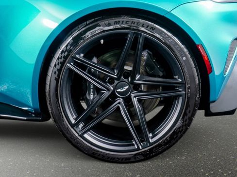 Used 2025 Aston Martin V8 Vantage Coupe image 19