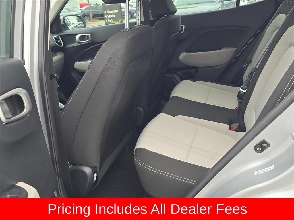Certified 2023 Hyundai Venue SEL FWD image 10