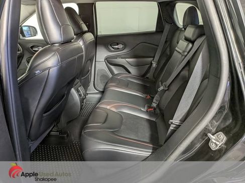 Used 2019 Jeep Cherokee Trailhawk w/ Cold Weather Group AWD/4WD image 34