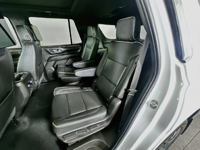 Used 2021 Chevrolet Tahoe Premier w/ Premium Package AWD/4WD image 32
