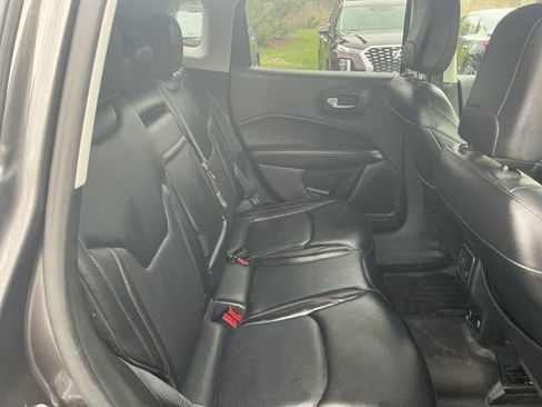 Used 2018 Jeep Compass Limited w/ Navigation Group AWD/4WD image 33