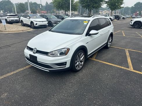 Used 2017 Volkswagen Golf Alltrack SEL AWD/4WD image 3