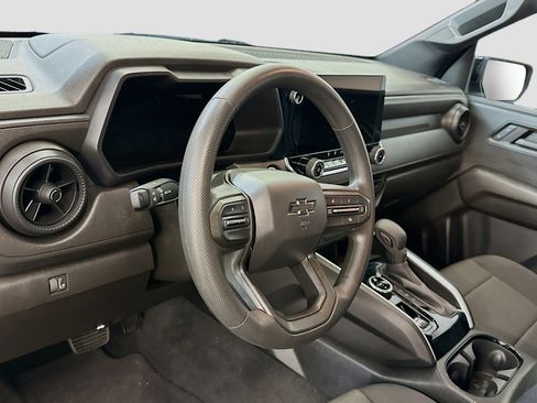 Used 2024 Chevrolet Colorado Trail Boss w/ Technology Package image 18