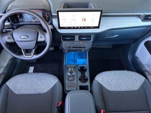 New 2025 Ford Maverick XLT image 14