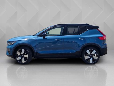 Used 2023 Volvo XC40 Recharge Ultimate AWD/4WD image 3