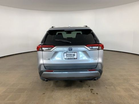 Used 2021 Toyota RAV4 Limited image 10