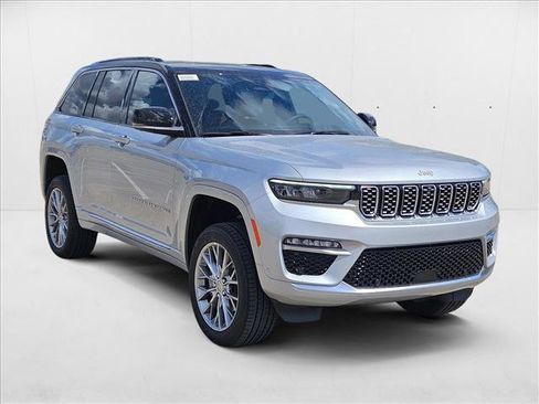 New 2025 Jeep Grand Cherokee Summit w/ Luxury Tech Group V image 4
