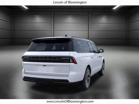 New 2026 Lincoln Navigator L Black Label w/ Black Label Special Edition AWD/4WD image 11