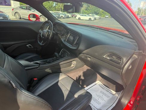 Used 2018 Dodge Challenger GT w/ Driver Convenience Group AWD/4WD image 17