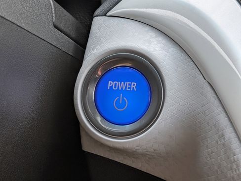 Used 2018 Chevrolet Bolt LT image 30