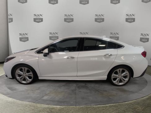 Used 2017 Chevrolet Cruze Premier FWD image 2