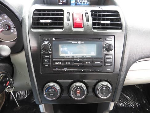 Used 2015 Subaru Forester 2.5i Limited w/ Popular Package #2 AWD/4WD image 17