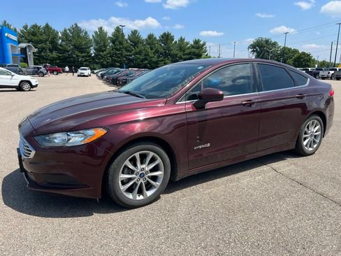 Used 2017 Ford Fusion SE FWD image 8