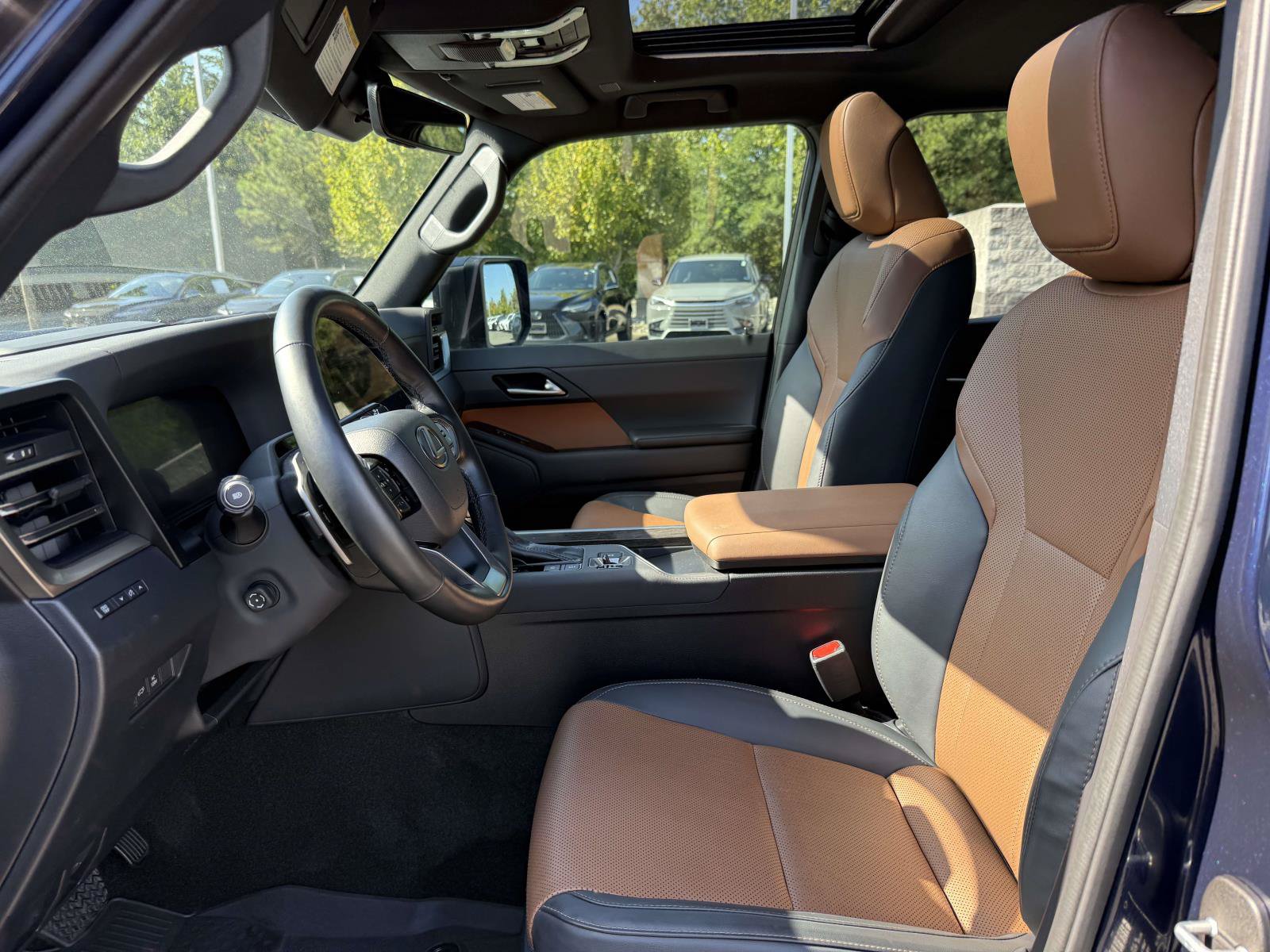 Used 2024 Lexus GX 550 w/ Cold Area Package AWD/4WD image 13