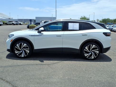 Certified 2025 Volkswagen ID.4 Pro S Plus AWD/4WD image 4