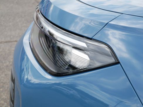 Used 2025 Volkswagen Tiguan SE w/ Panoramic Sunroof Package AWD/4WD image 16