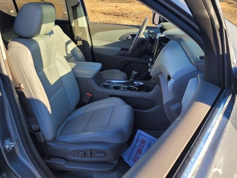 Used 2019 Chevrolet Traverse LT w/ LT Premium Package image 16