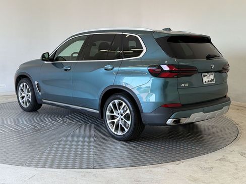 Used 2024 BMW X5 xDrive40i w/ Premium Package AWD/4WD image 3