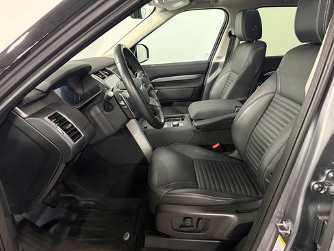 Used 2023 Land Rover Discovery S AWD/4WD image 9