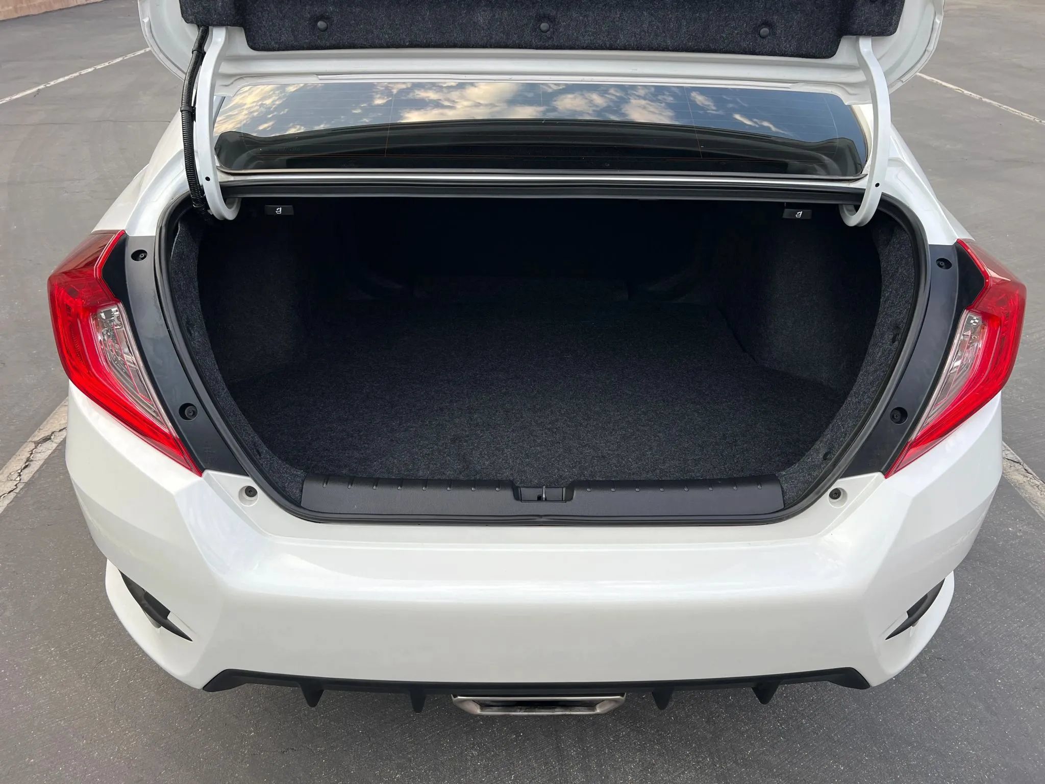 Used 2020 Honda Civic Sport image 28