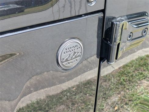 Used 2023 Jeep Gladiator Willys image 13