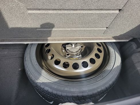 Used 2023 Buick Encore GX Essence w/ Experience Buick Package image 17