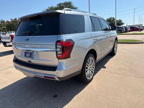 Used 2023 Ford Expedition Limited AWD/4WD image 7
