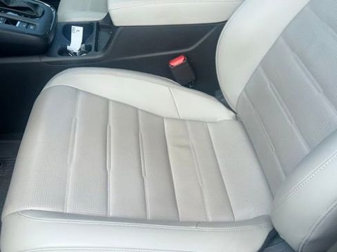 Used 2025 Honda CR-V EX-L image 11