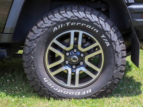 Used 2025 INEOS Grenadier AWD/4WD image 19