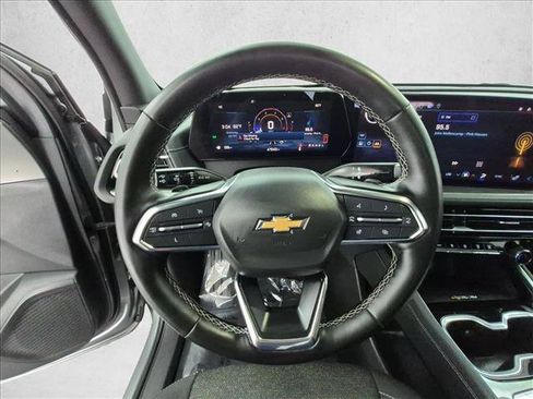 Used 2024 Chevrolet Traverse LT FWD image 28