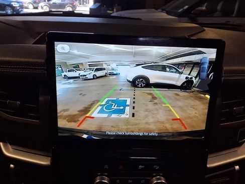 Used 2024 Ford Expedition Max XLT image 7