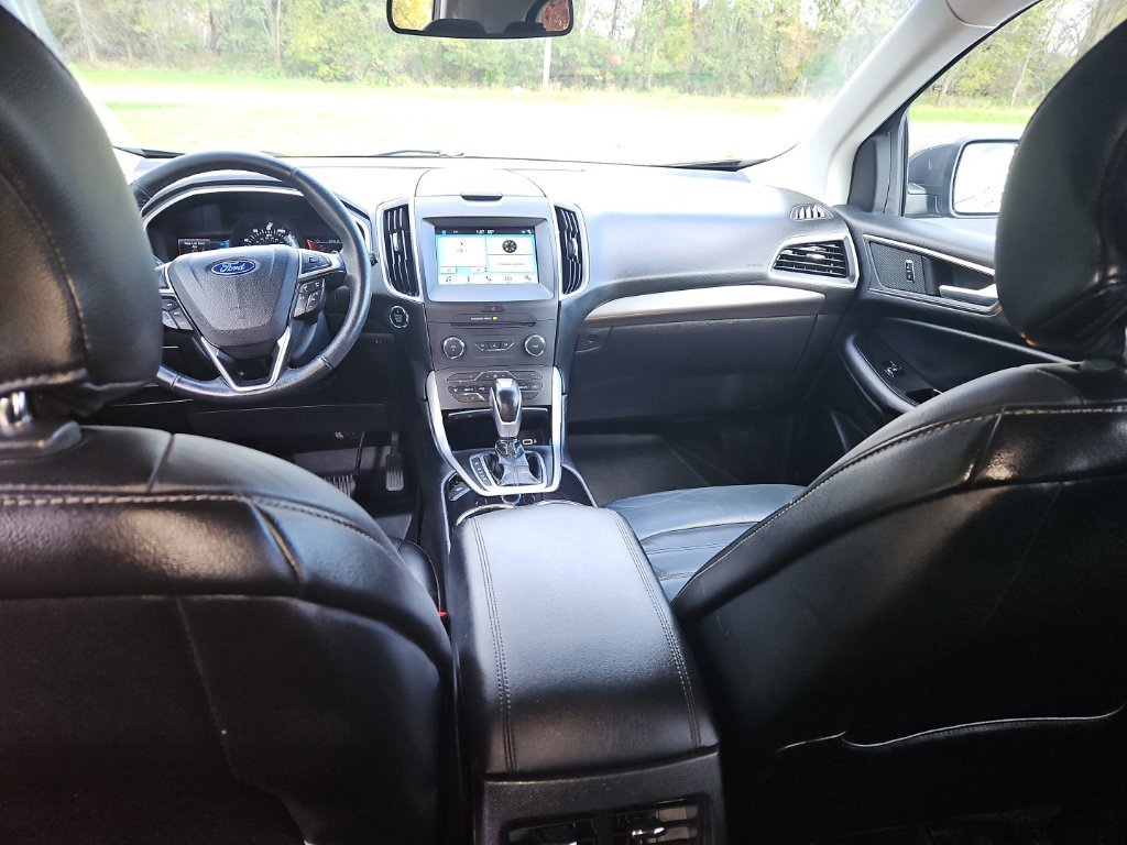 Used 2017 Ford Edge SEL w/ Equipment Group 201A AWD/4WD image 22