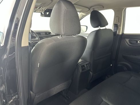 Used 2020 Nissan Rogue Sport S image 23