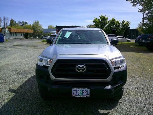 Used 2023 Toyota Tacoma SR image 8