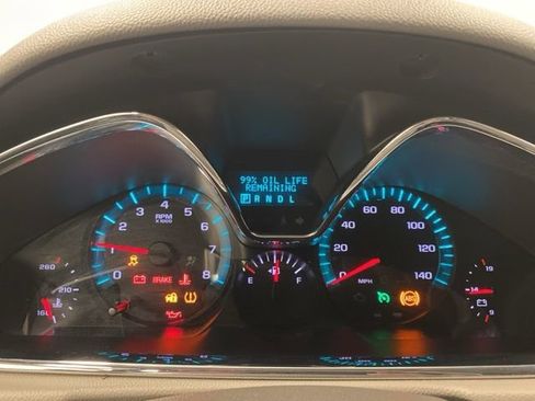 Used 2017 Chevrolet Traverse LT image 9