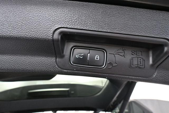 Used 2020 Ford Explorer Limited AWD/4WD image 37
