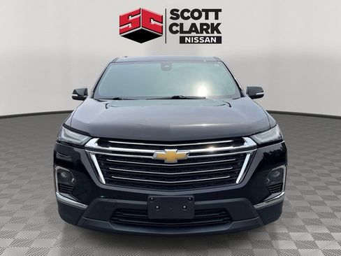 Used 2023 Chevrolet Traverse LT FWD image 2