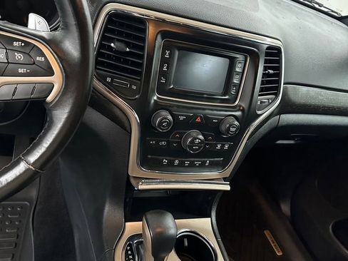 Used 2017 Jeep Grand Cherokee Laredo w/ Quick Order Package 23E AWD/4WD image 16
