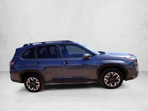 Certified 2025 Subaru Forester Premium AWD/4WD image 5